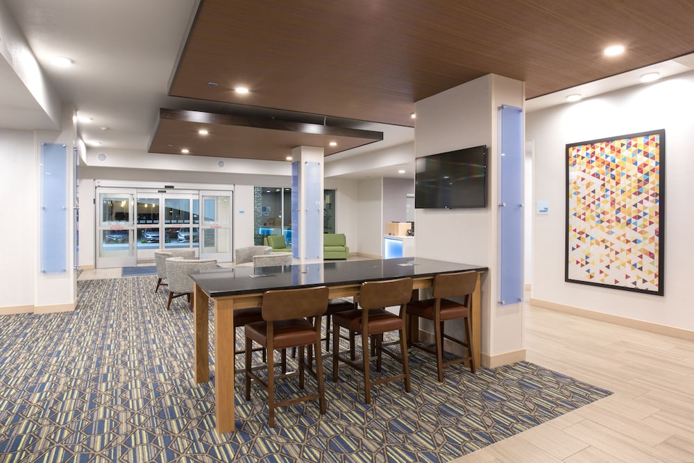 Holiday Inn Express And Suites Lincoln I 80 54/60