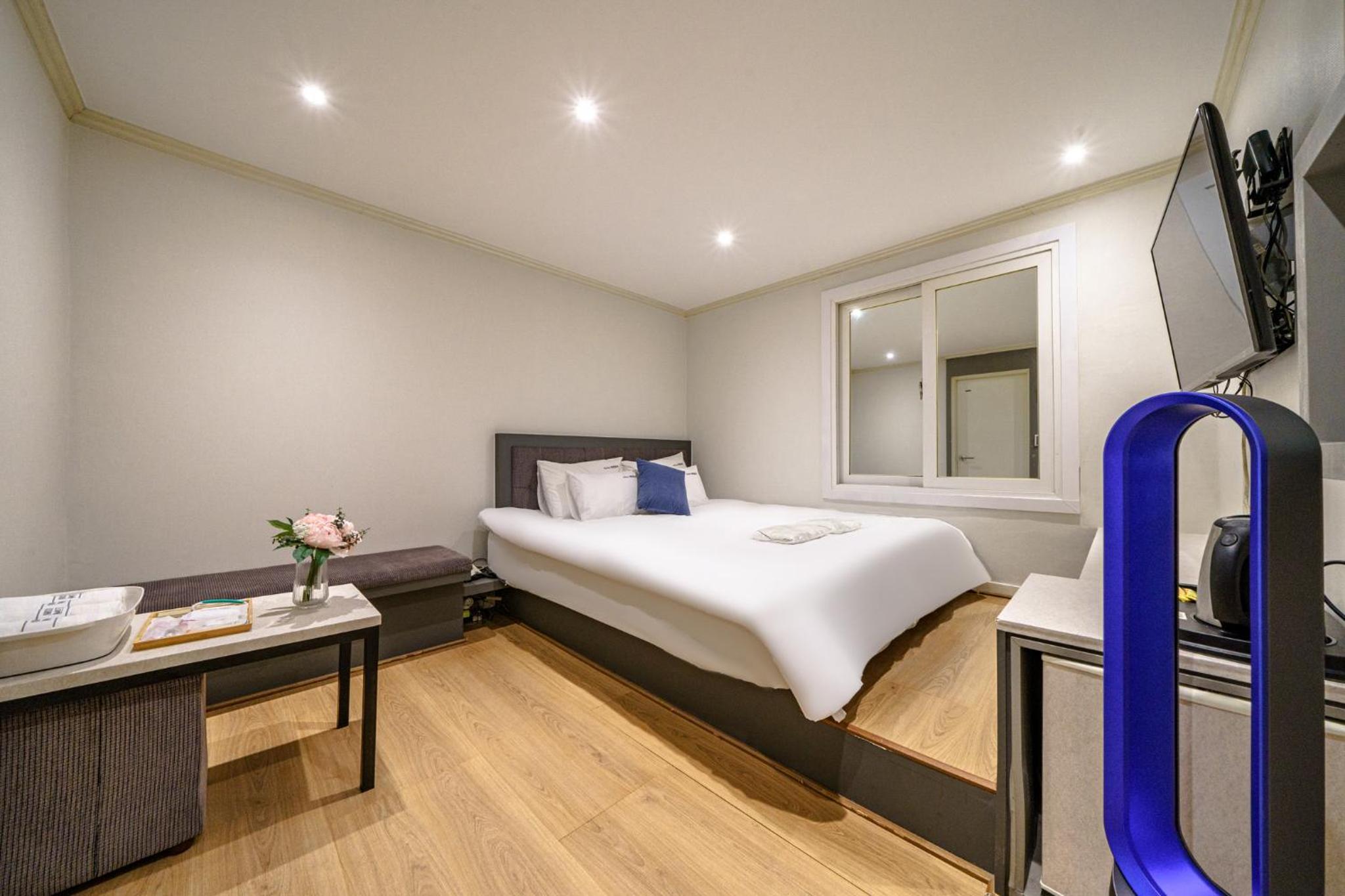 Room, Double Bed