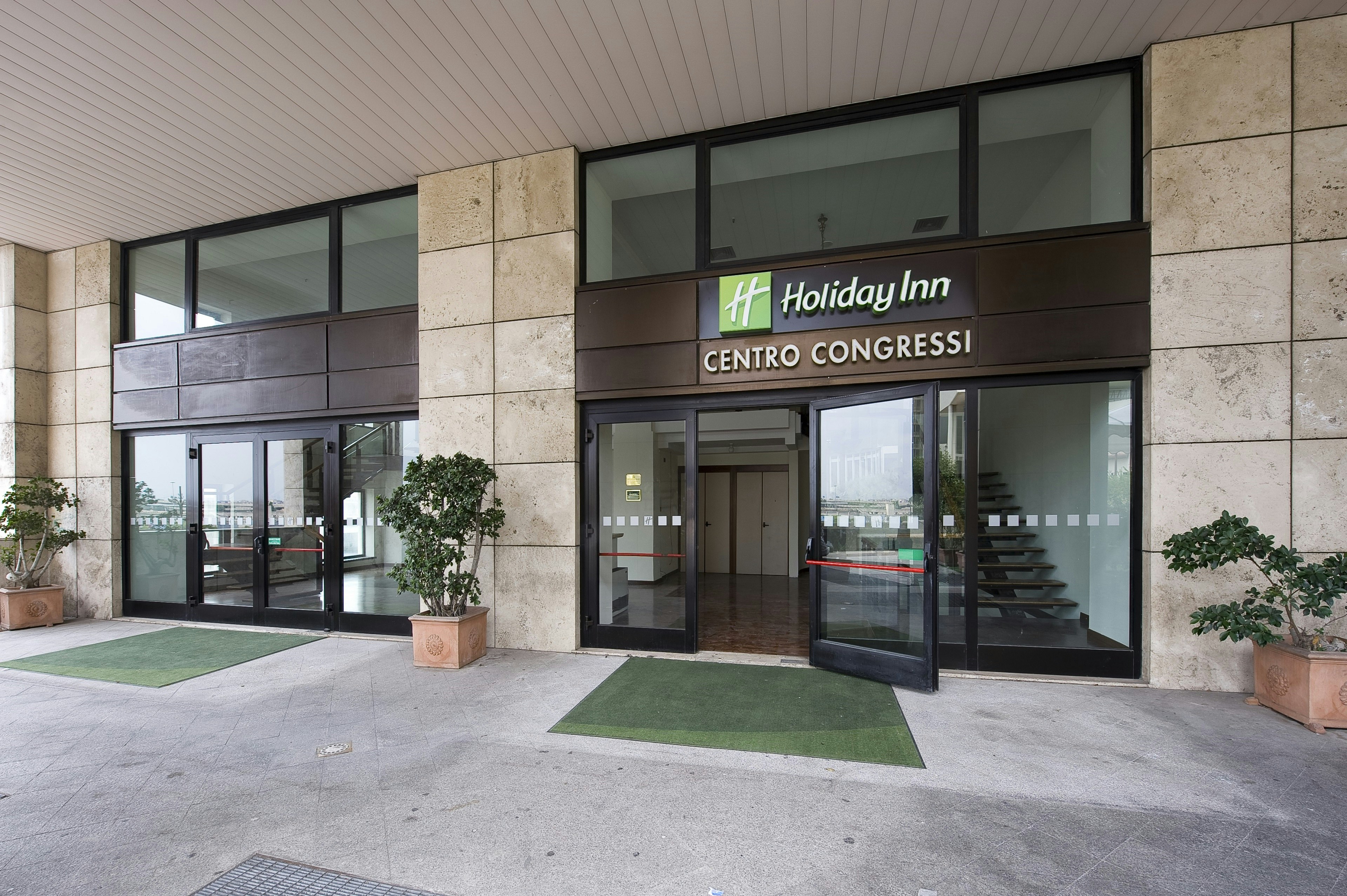 HOLIDAY INN NAPLES 69/78