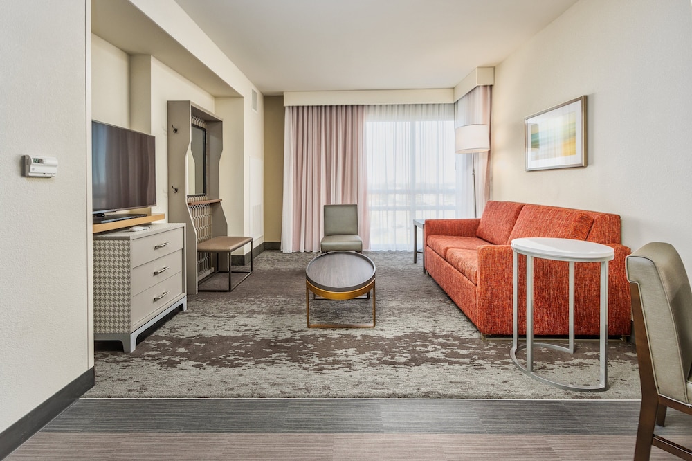 Holiday Inn Suites Memphis Wolfchase Galleria 50/79