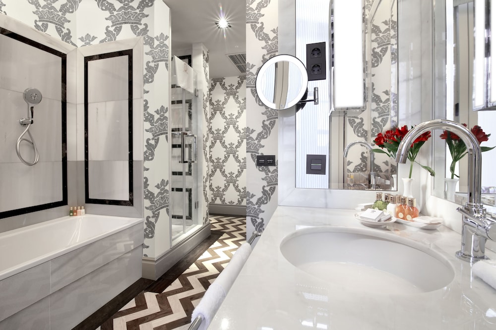 Heritage Madrid Hotel 21/77