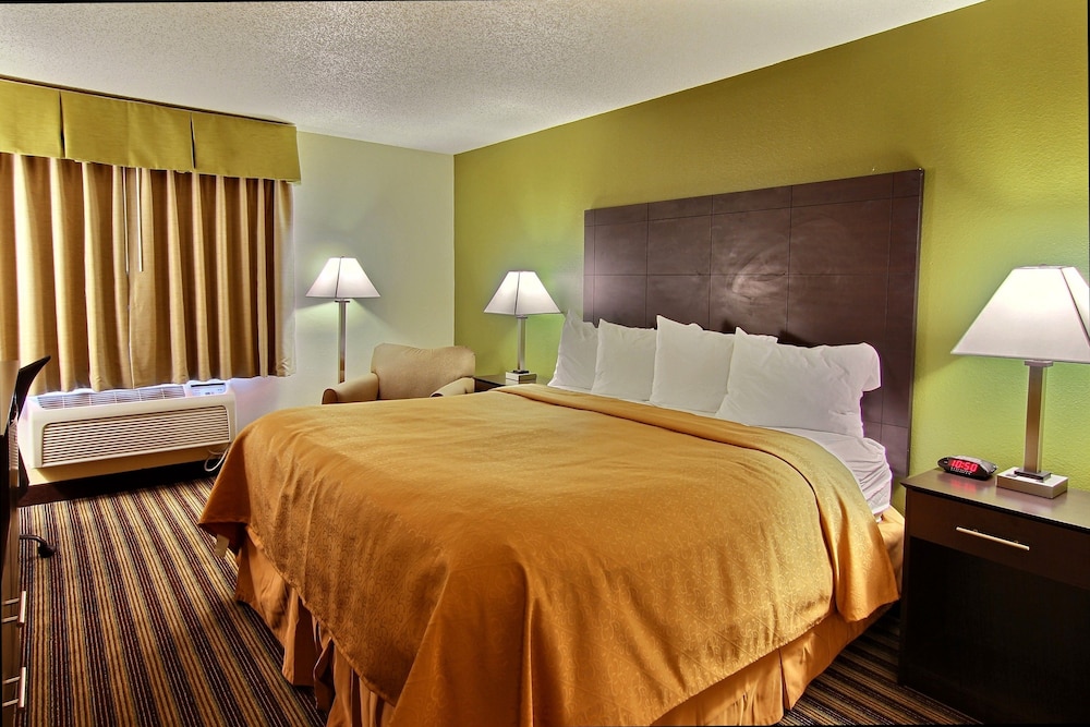 Quality Inn Chesterton near Indiana Dunes National Park I 94 13/41