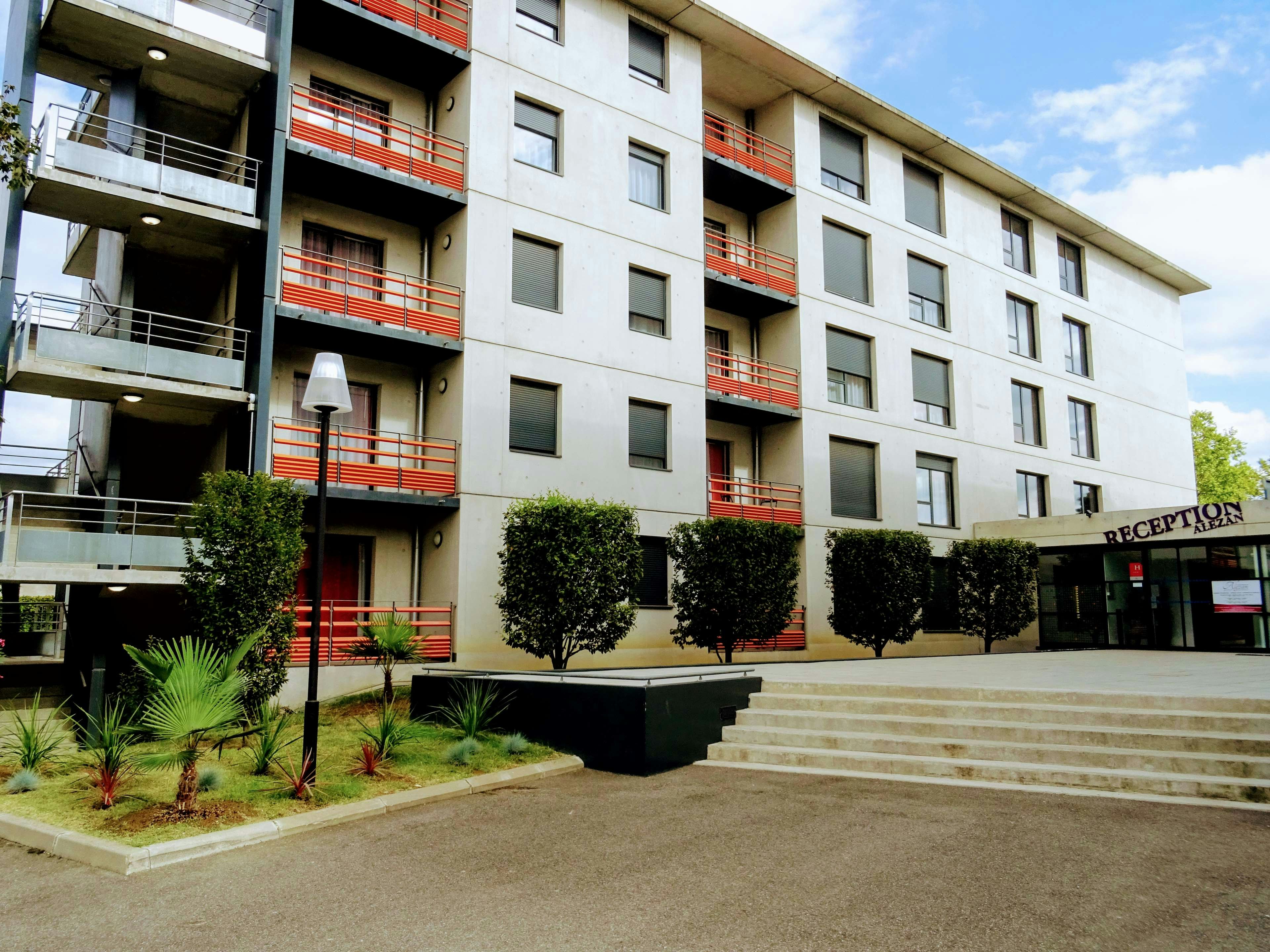 Alezan Hotel & Residence 63/71