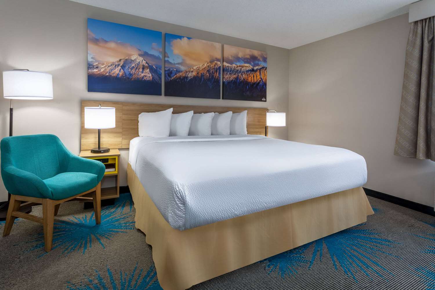 Days Inn & Suites by Wyndham Denver International Airport 10/37