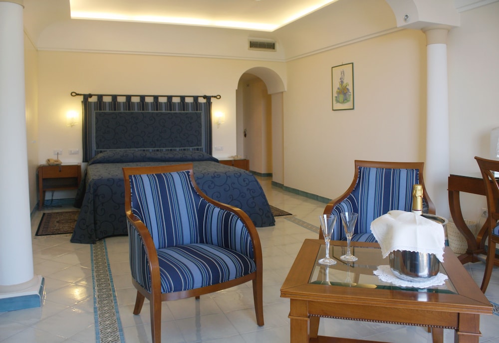 Hotel Rufolo 57/71