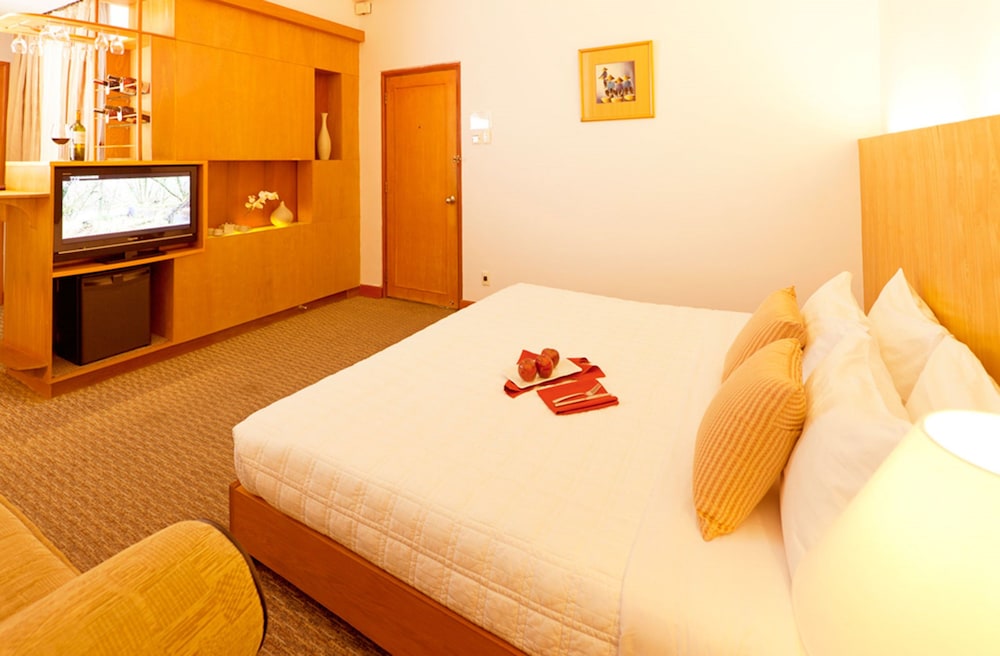 Liberty 2 Hotel 12/62