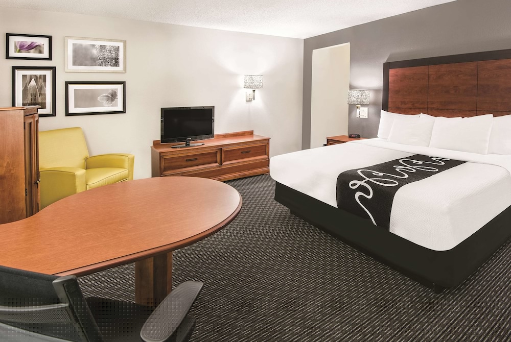 La Quinta Inn & Suites by Wyndham San Antonio Riverwalk 19/53