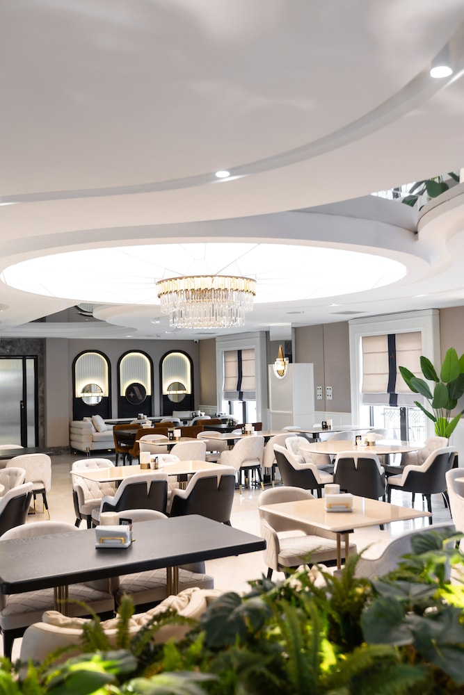 Aliba Hotel 2/50