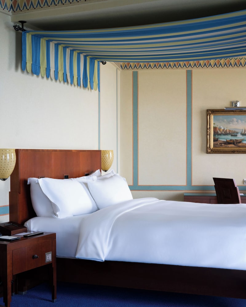 Amwaj, King Bed