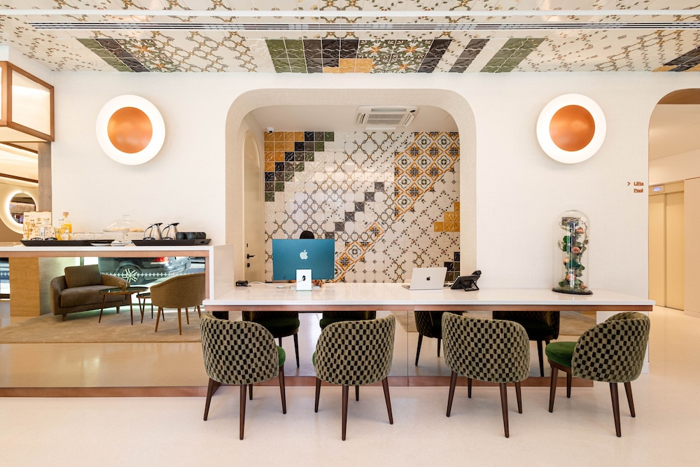 Luster Hotel 52/58