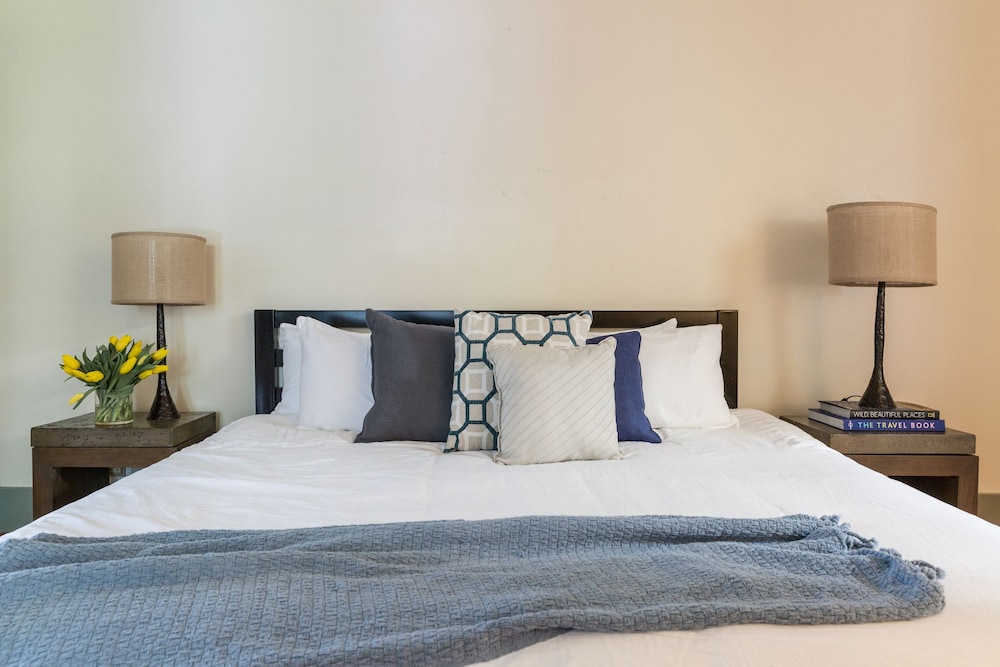 The Heritage House Resort 12/72