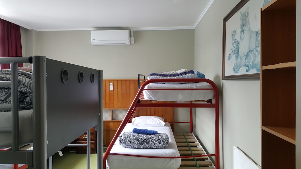 Ariki Backpackers 57/71