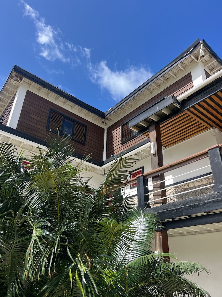 Sea Cliff Resort 3/50
