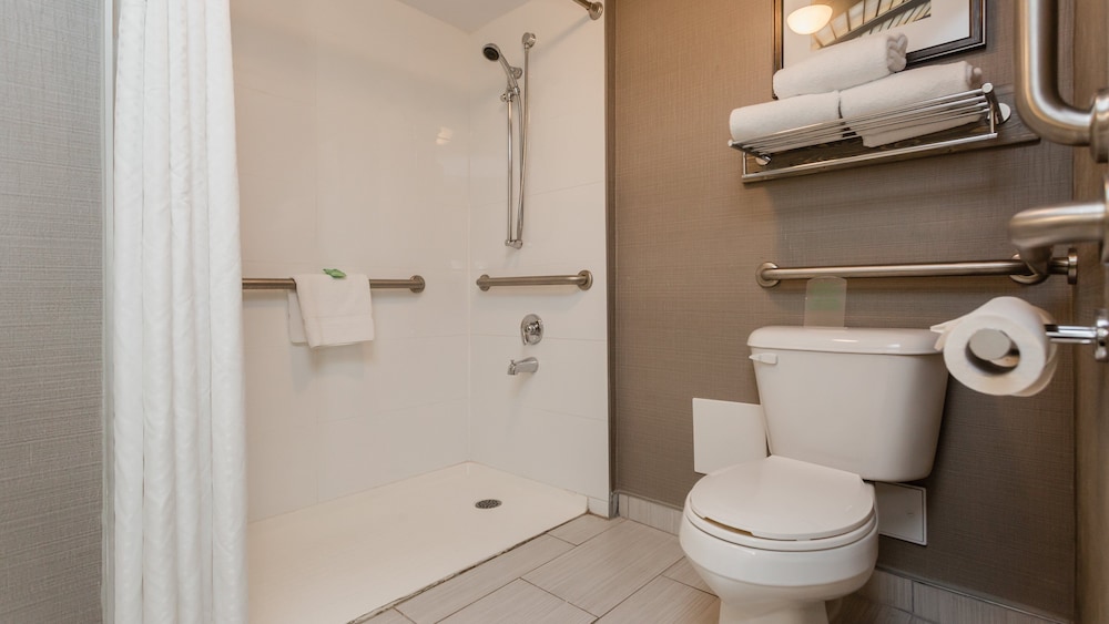 Holiday Inn Peterborough Waterfront 11/70