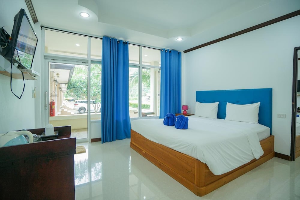 Baan Faa Talaychan Resort 30/65
