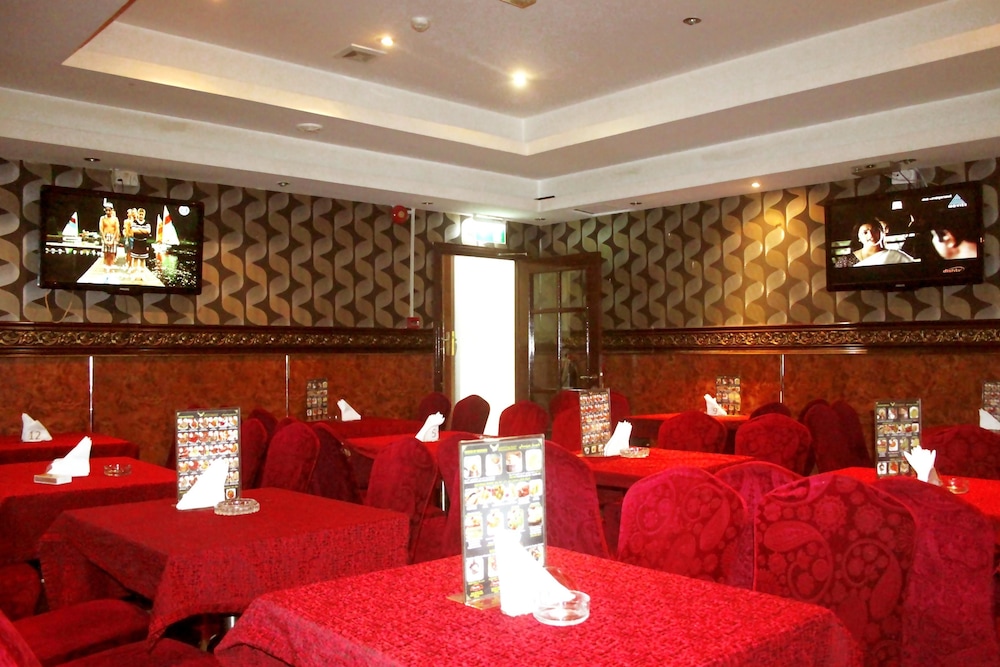 restaurant cafeteria