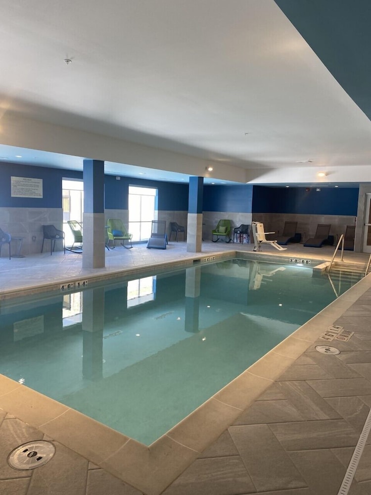 Hampton Inn Glendale Milwaukee, WI 14/42