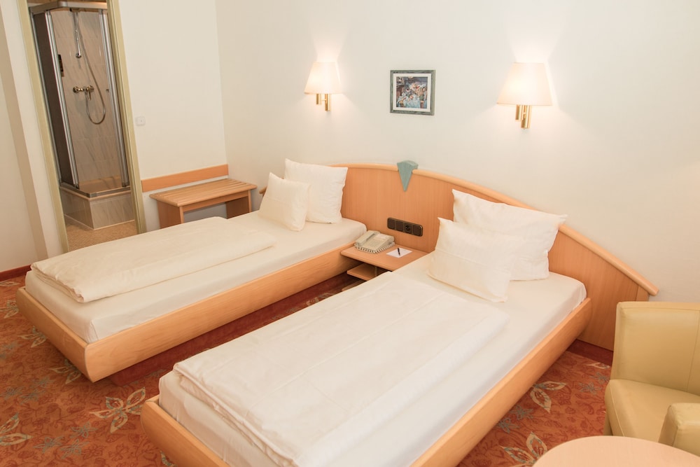 Stadt Munchen Hotel 16/33