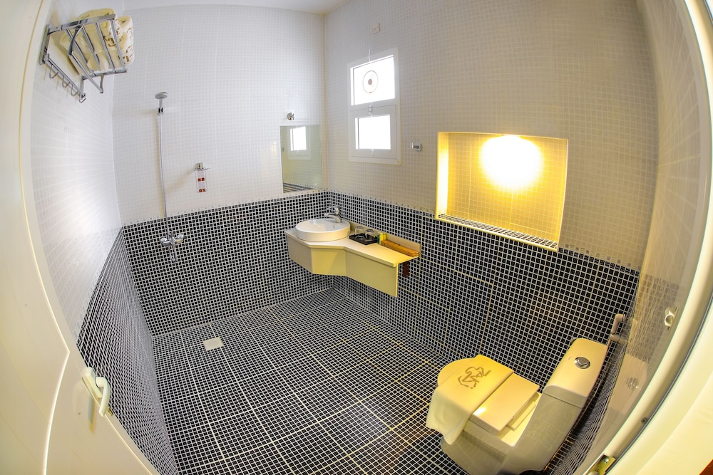 Zaki Hotel Apartment 8/25