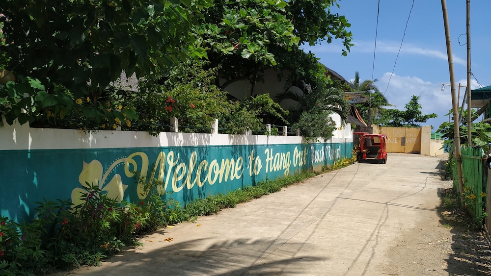 Hangout Beach & Resort 32/39