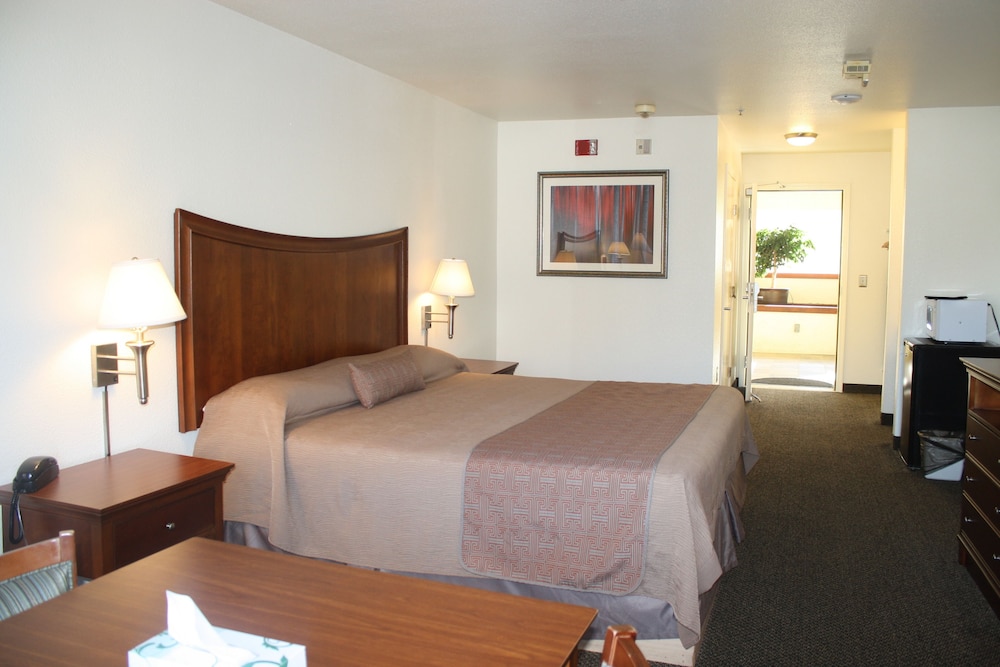 Airport Inn 25/52