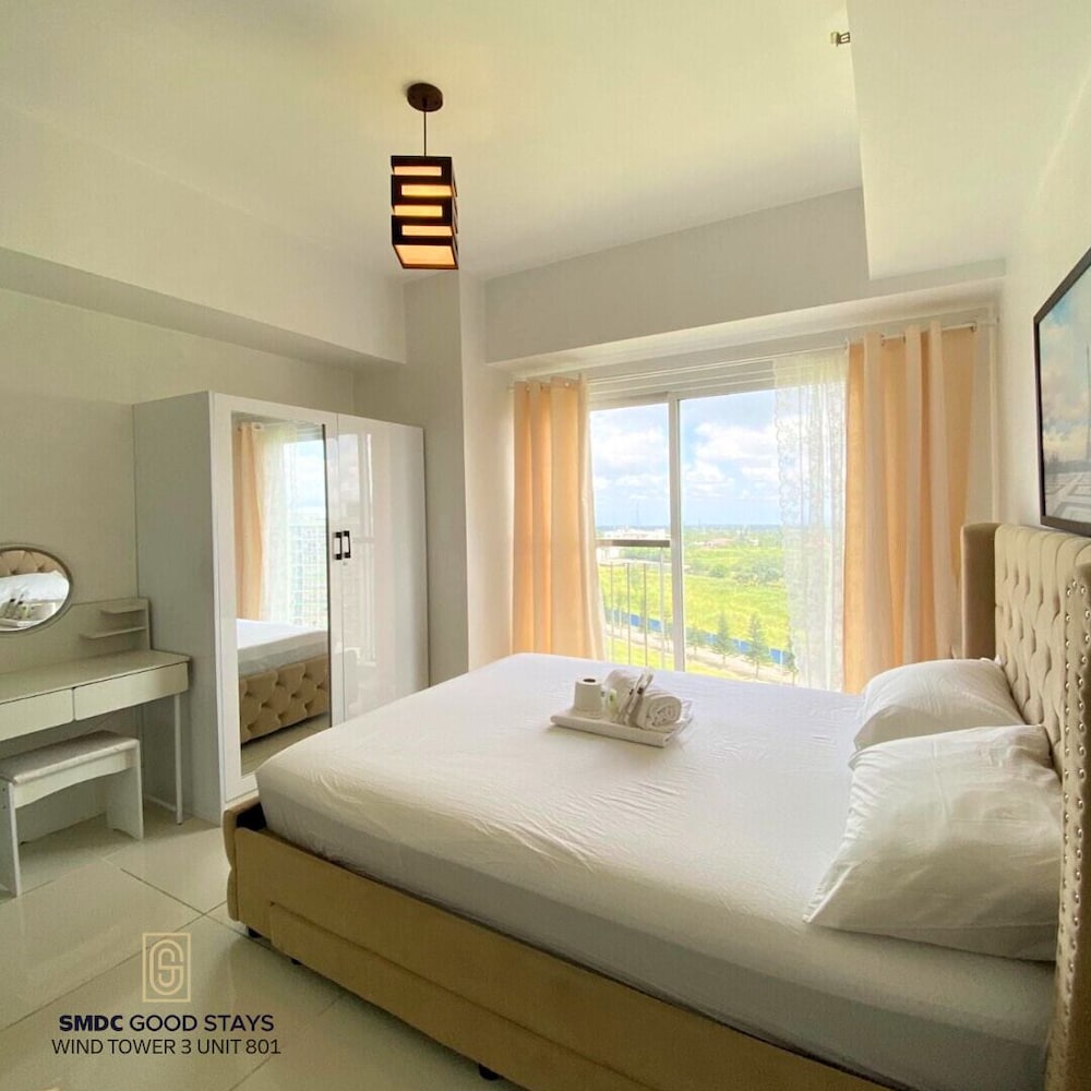 Wind Residences by SMCo 32/50