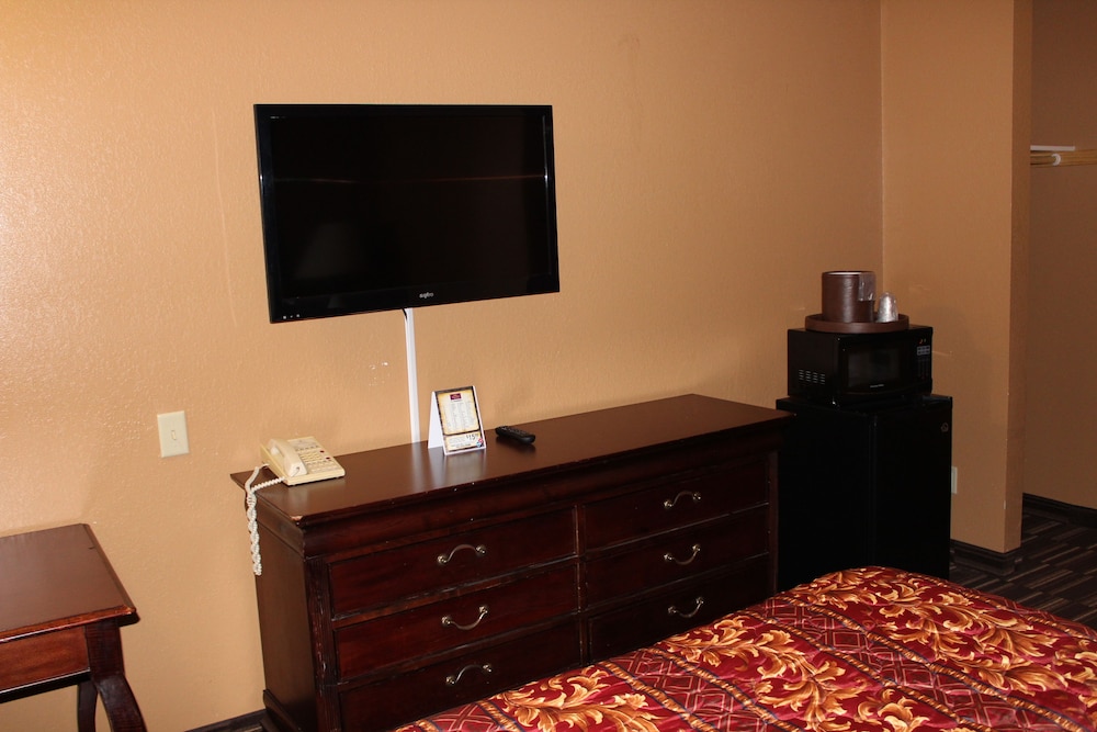 Coratel Inn and Suites Maple Grove 5/50