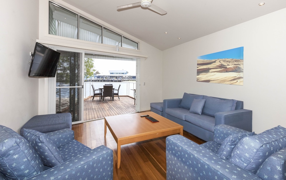 COURAN COVE ISLAND RESORT 20/50