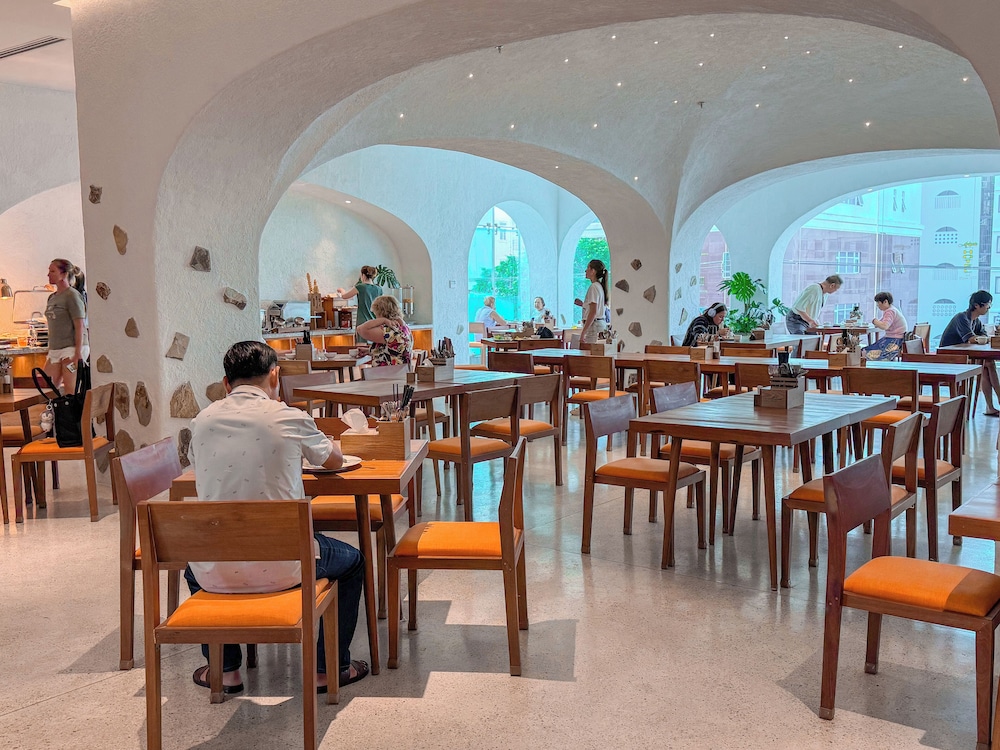 restaurant cafeteria