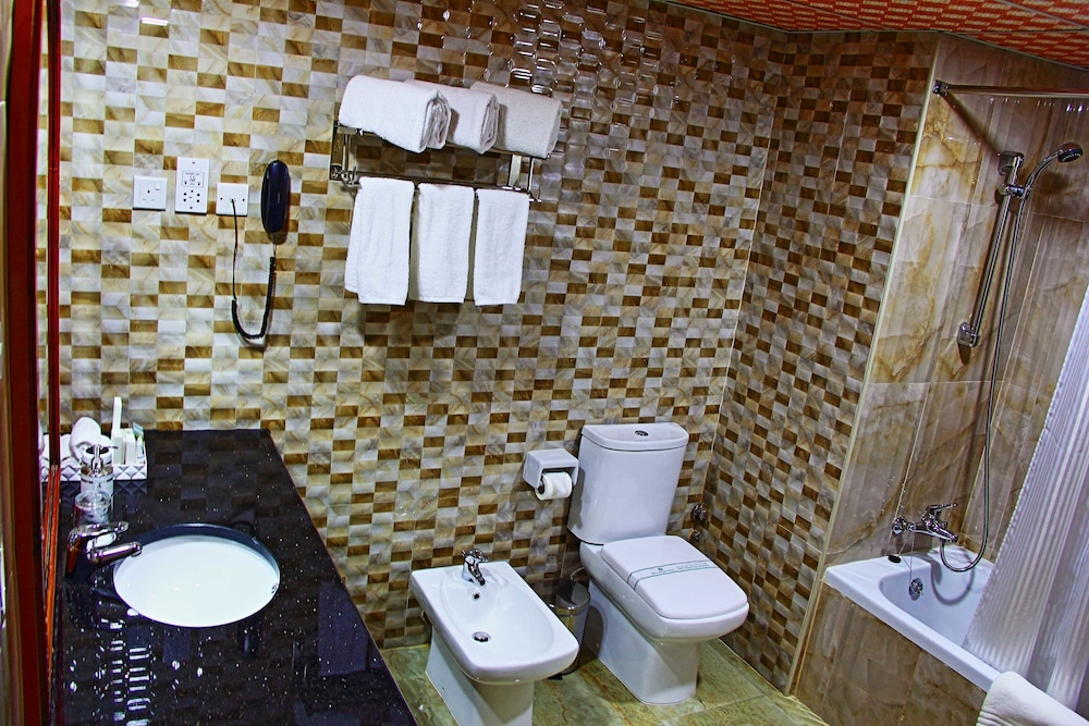 Bahrain International Hotel 41/42
