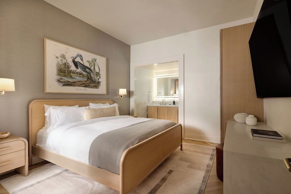 غرفة قياسية بسرير كوين، The Garden District Hotel 2/7
