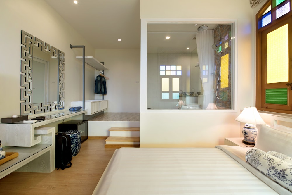 O Nya Phuket Hotel 44/70