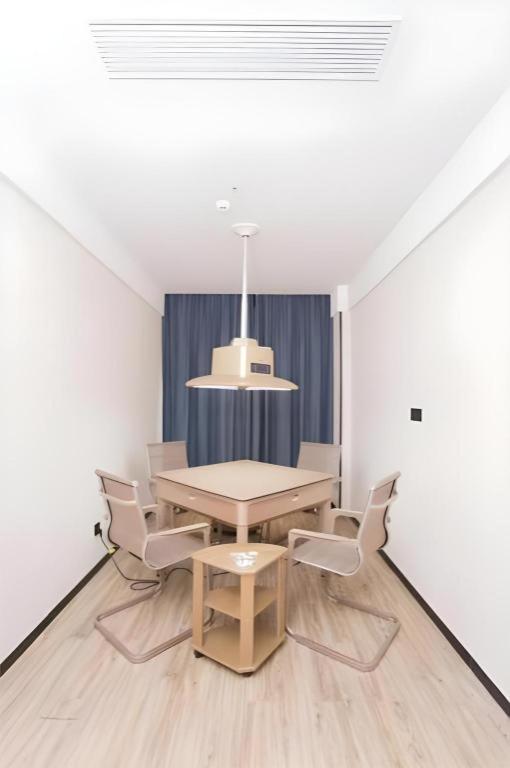City Comfort Inn Huizhou Huabianling Square 24/39