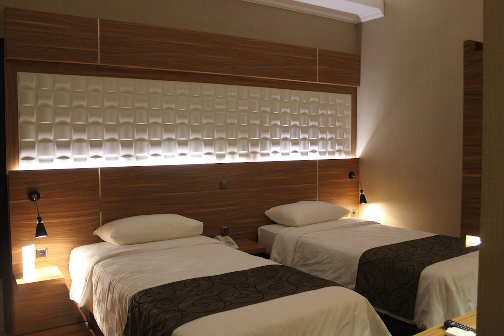 Fontana Hotel Jakarta 7/22