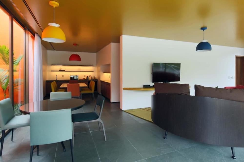 Unique Garden Hotel And Spa 33/49