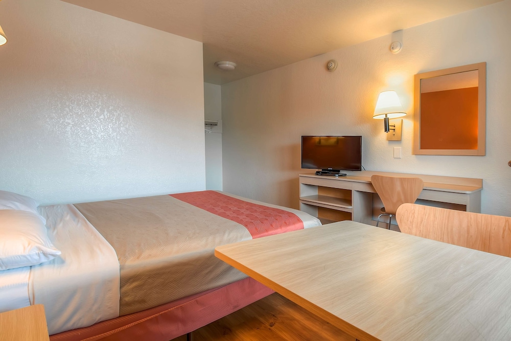 Motel6 El Monte, CA - Los Angeles 32/59