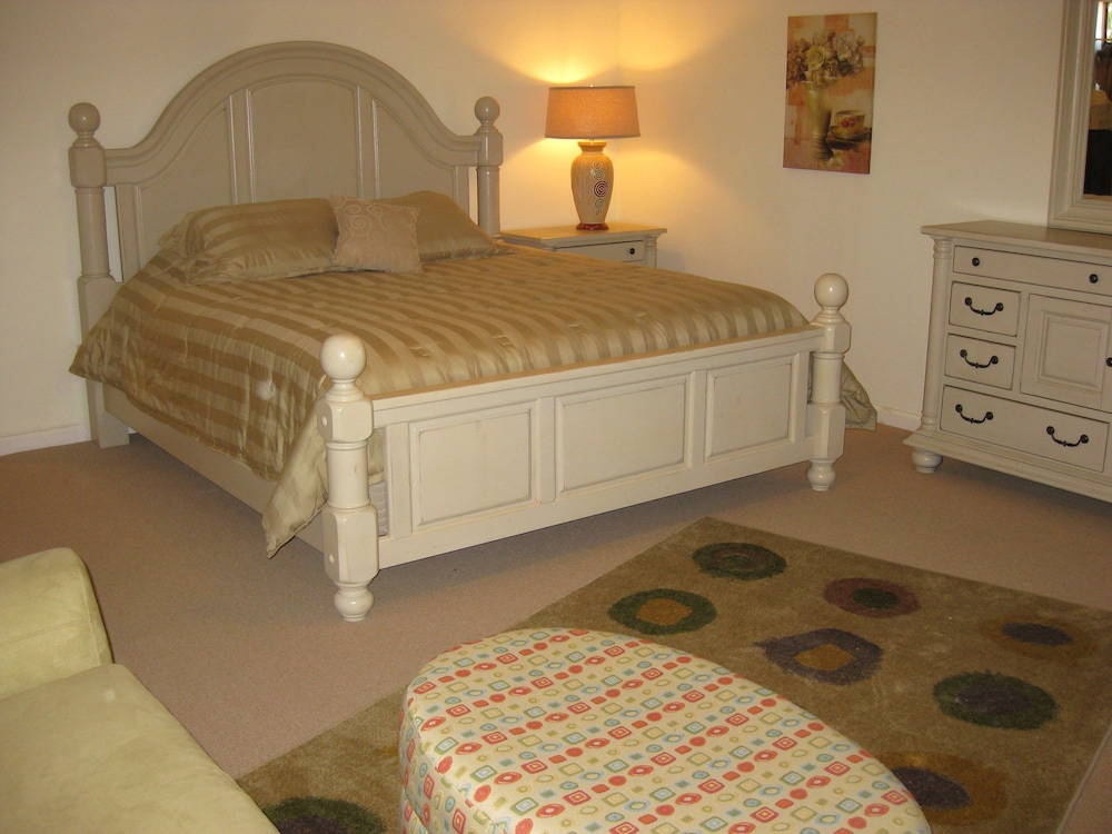 Square Inn 12/66