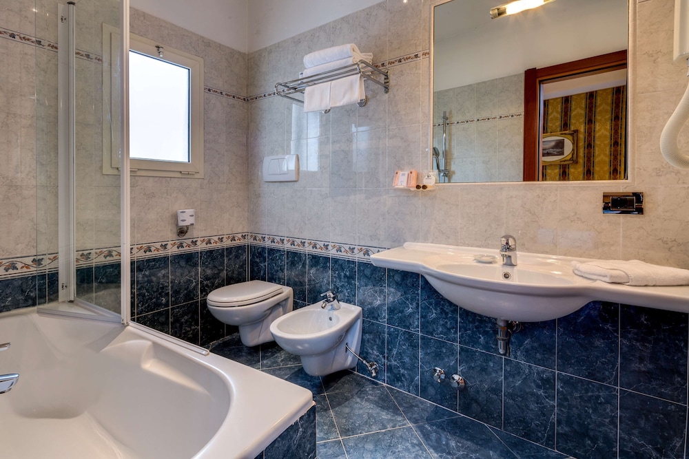 Hotel Raffaello, Sure Hotel Collection By Best Western 17/75