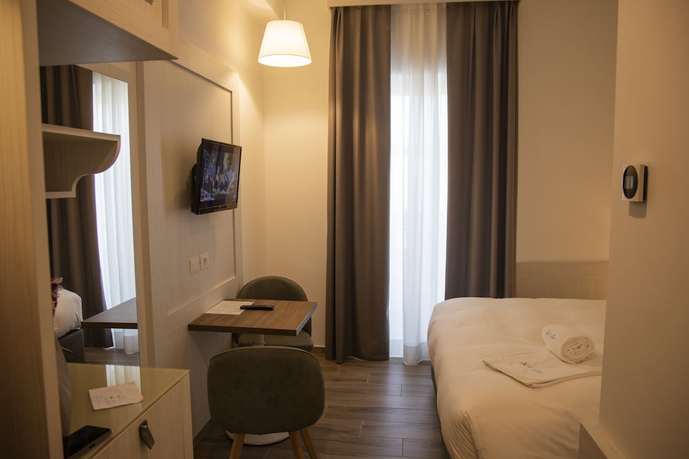 Room, Single, Double Bed