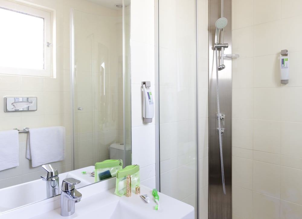 Ibis Styles Paris 15 Lecourbe 12/64