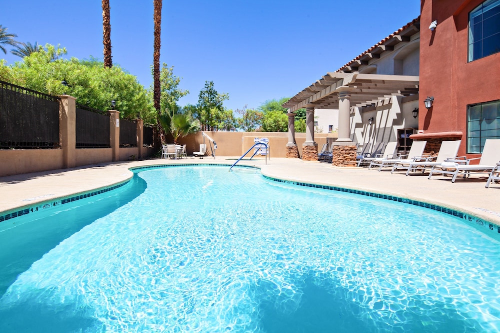 Holiday Inn Express Hotel and Suites Rancho Mirage - Palm Spgs Area 1/61