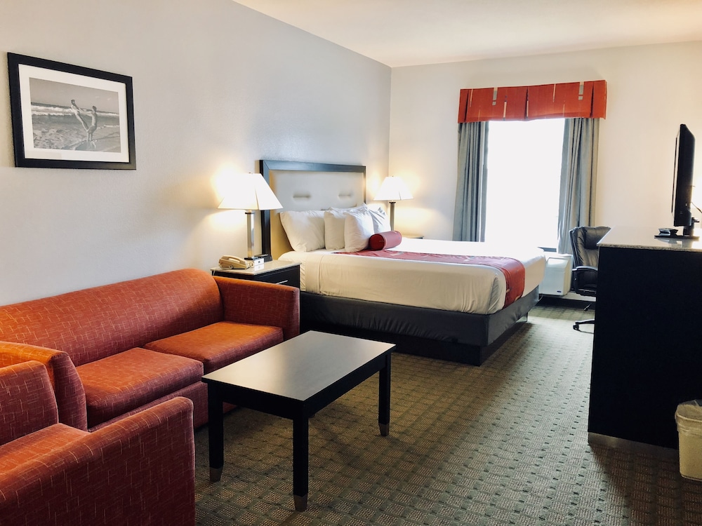 Days Inn & Suites by Wyndham Lakeland 40/85