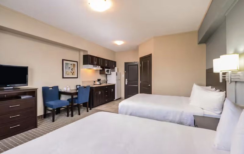 Quality Inn Suites Kindersley 1/3