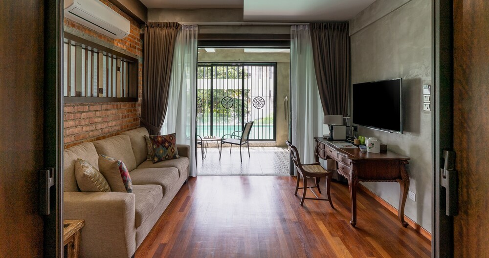 Treasures Hotel & Suites 43/64