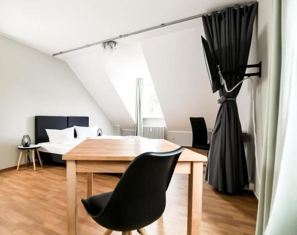 Hotel Blutenburg 38/50