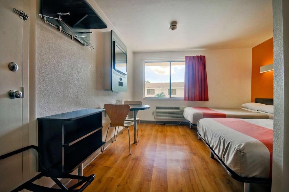 Motel6 Fort Lauderdale, FL 19/44
