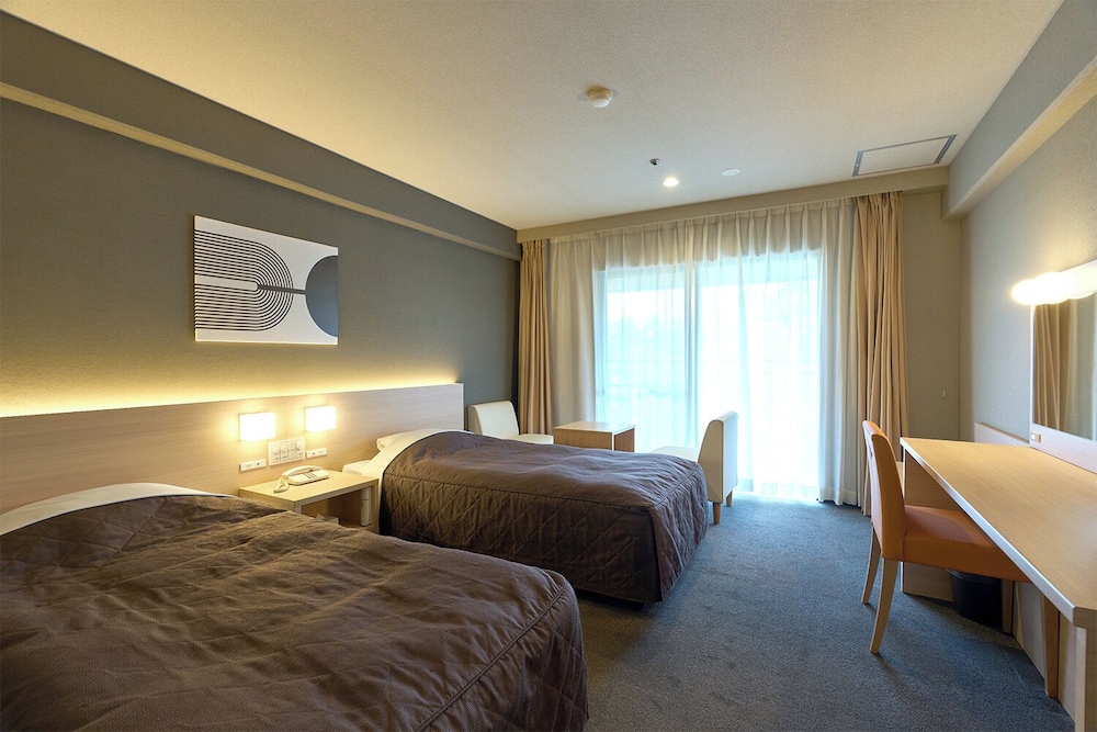 Standard, Twin Beds