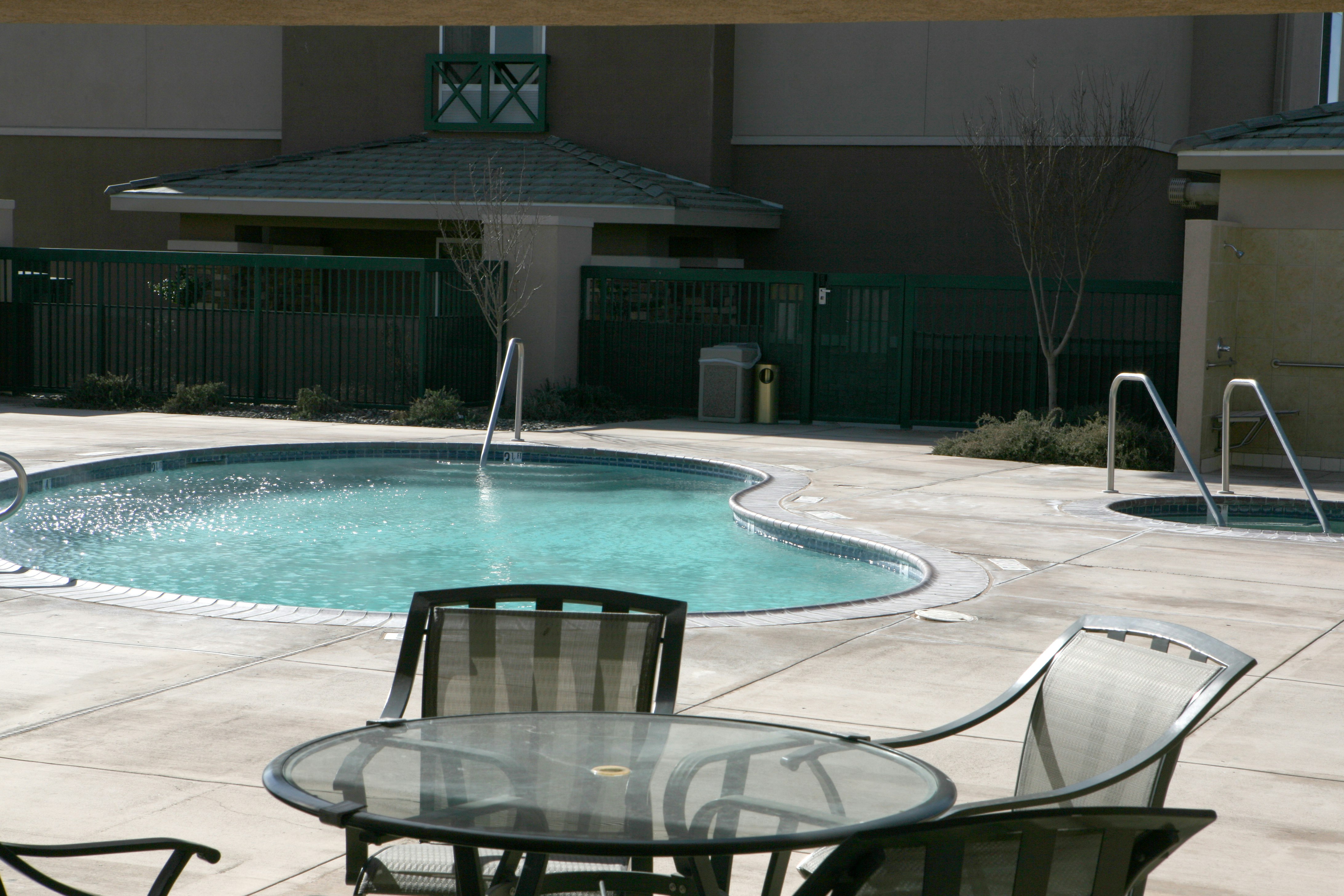 Holiday Inn Express Hotel & Suites Tehachapi Hwy 58/Mill St 28/29