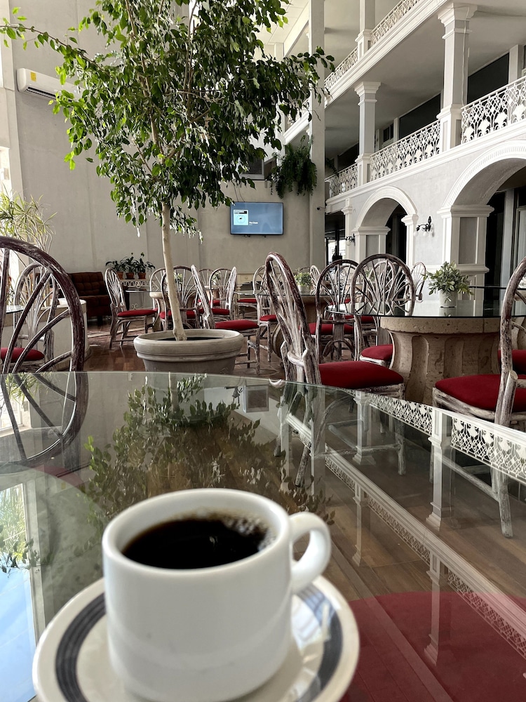 Paraiso Express Hotel 33/35