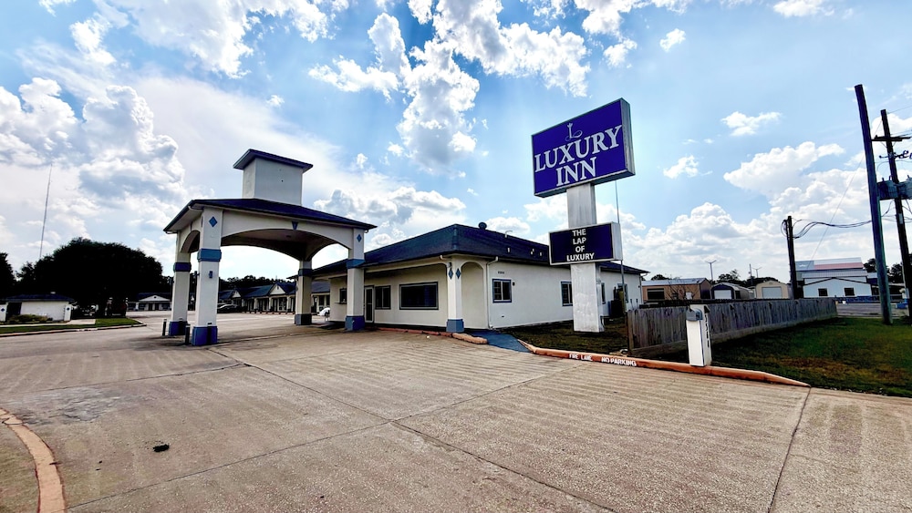Luxury Inn & Suites Liberty 54/65